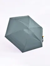 Paraguas compacto verde militar con estuche impermeable a juego.