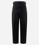 Pantalón baggy de jean color gris oscuro, de tiro medio y corte holgado, con bolsillos frontales y traseros.