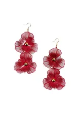 Aros colgantes con forma de flor, color rosa, con centro dorado.