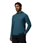 Buzo Columbia Stealth Spring LS color azul con capucha, de manga larga con orificios para los pulgares, confeccionado con tecnologías Omni-Shade y Omni-Wick para protección solar y absorción de humedad.