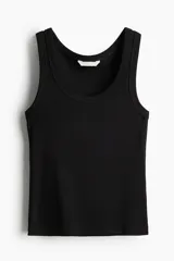 Musculosa entallada de punto de algodón acanalado con cuello redondo.