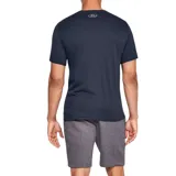 Remera Under Armour negra de hombre, corte clásico, cuello redondo y logo estampado en el pecho.