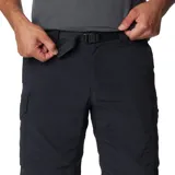 Short cargo de corte clásico, confeccionado en tejido técnico transpirable con protección solar UPF 50. Cuenta con cintura elástica lateral, bolsillos laterales, bolsillos para las manos y un bolsillo de seguridad con cierre de cremallera.