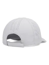 Gorra deportiva Under Armour de perfil bajo, confeccionada en tejido elástico y ligero con paneles perforados para mayor transpirabilidad. Cuenta con banda interior Iso-Chill que disipa el calor, visera precurvada, cierre ajustable con velcro y logotipo reflectante.
