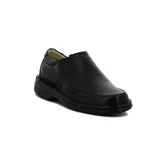 Zapato mocasín negro de cuero para hombre, con elástico en el empeine.