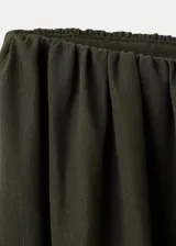 Pantalón balloon verde militar de tiro medio, con cintura elástica ajustable y bajos fruncidos con goma elástica.