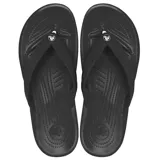 Ojotas Crocband Flip de Crocs, color verde militar con una línea blanca en la entresuela. Diseño ligero con tira superior de TPU y plantilla con textura de masajes.