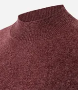 Blusa de manga larga confeccionada en chenille color bordó, con cuello alto y diseño clásico de la marca Blue Steel.