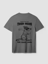 Camiseta gris de manga corta con corte regular fit y estampado trasero con un ratón esquiando y la leyenda "Frozen Dreams".
