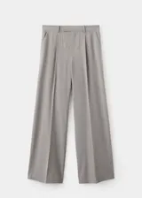 Pantalón gris de tiro medio, con diseño recto y largo, confeccionado en mezcla de lana con forro interior y cierre de cremallera lateral.