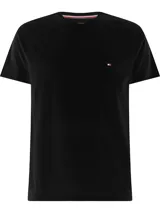 Remera básica de cuello redondo y manga corta, color negro, de Tommy Hilfiger. Presenta un pequeño logo bordado en el pecho y detalles distintivos en el interior del cuello.