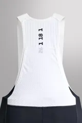 Culotte corto de ciclismo Zara Athleticz de color negro, confeccionado en tejido elástico ligero, con tirantes elásticos blancos, costuras flatlock antiabrasión y badana ergonómica.