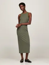 Vestido midi verde oliva de punto acanalado con cuello redondo y corte slim.