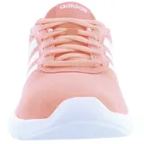 Championes Adidas Lite Racer 3.0 color salmón con las tres tiras blancas.
