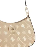 Cartera tipo baguette de la marca Guess, con diseño estructurado y cierre superior. Presenta un estampado monograma en tonos beige y marrón, con herrajes metálicos dorados y un logo frontal distintivo. Incluye una correa ajustable para llevar al hombro.