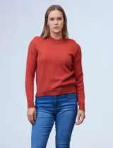 Buzo color marrón claro, tejido soft, marca Philosophy, con cuello redondo y mangas largas.