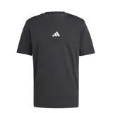 Remera Adidas de corte regular y cuello redondo, confeccionada en tejido de punto jersey de algodón. Presenta un diseño minimalista en color negro con el logo de las 3 Barras bordado en el centro del pecho.