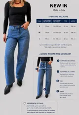 Pantalón de jean corte mom fit con tiro alto, confeccionado en denim de lavado clásico. Presenta cierre frontal con botón y cierre metálico, con bolsillos funcionales delanteros y traseros.