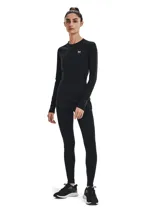 Remera térmica de manga larga Under Armour, diseñada como primera capa. Presenta un ajuste al cuerpo, cuello redondo y mangas raglán. Confeccionada en tejido de doble capa con interior cepillado para mayor calidez y exterior de secado rápido, incluye paneles de malla en las axilas para ventilación.