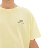 Remera amarilla de algodón con logo bordado en el pecho.