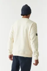 Buzo negro de felpa con cuello redondo y lettering estampado en el frente con la frase 'Always Grateful' y la marca 'Mistral'.