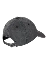 Gorro de béisbol de color gris oscuro (obsidian) con efecto lavado, confeccionado en algodón. Presenta un bordado frontal de un ají picante rojo y verde.