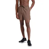 Short deportivo marrón de poliéster elástico con tecnología NB DRY, tiro de 17,7 centímetros y cintura con cordón de ajuste.