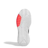 Championes de básquet Adidas modelo Own The Game 3.0, de corte medio. Presentan una capellada de malla negra con detalles en rojo vibrante, incluyendo las icónicas tres tiras laterales. Cuentan con suela de goma blanca con inserciones rojas y tecnología de amortiguación Lightmotion para mayor confort.