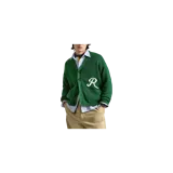 Cardigan de punto en color verde oscuro con escote en V, cierre frontal de botones, bolsillos aplicados y una letra "R" bordada en blanco en el pecho. Pertenece a la marca Polo Ralph Lauren.