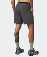Short de entrenamiento Fabletics modelo The Fundamental II, color gris con calza interna negra ajustada. Cuenta con cintura elástica ancha y pequeño logo reflectante en el lateral.