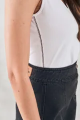 Musculosa verde militar de algodón peinado con corte ajustado.