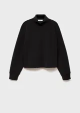 Buzo de cuello perkins y manga larga, con diseño recto y holgado. Confeccionado en tejido suave de modal y poliéster.