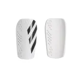 Canilleras Adidas Tiro Club blancas con tres tiras negras diagonales.