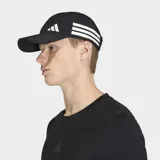 Gorra deportiva Adidas de entrenamiento, color negro con el logo de la marca y las tres rayas características en blanco. Presenta una estructura de tejido técnico ligero y resistente.
