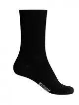 Kit de dos pares de medias unisex de caño medio, confeccionadas en tejido de algodón suave y elástico, con diseño básico y liso en color blanco.