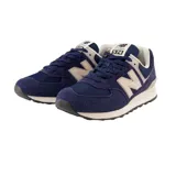 Championes New Balance 574 color azul marino con detalles en gris y blanco.