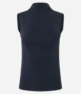 Blusa sin mangas de corte regular, confeccionada en una mezcla de algodón y modal, con cuello alto y diseño ajustado al cuerpo.