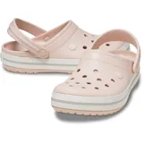 Zuecos Crocs modelo Crocband™ en color lila claro con plataforma blanca y una línea decorativa morada. Presentan el diseño clásico con orificios de ventilación y tira trasera ajustable.