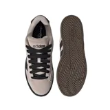 Championes Adidas Grand Court Alpha color beige con detalles en negro.