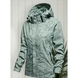 Campera cortaviento impermeable de la marca Uniteduy, color negro con estampado sutil de hojas. Cuenta con capucha, cierre frontal, tres bolsillos externos y uno interno. Es una prenda ultra liviana y transpirable, ideal para actividades al aire libre.