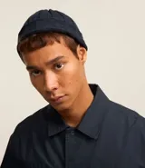 Gorro de punto canale para hombre, color azul marino.