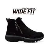 Bota casual Skechers de horma ancha, confeccionada en ante negro con forro interior de piel sintética. Presenta cierre lateral con cremallera, plantilla con amortiguación Air-Cooled Memory Foam y suela con tracción.