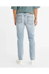 Pantalón de jean celeste de corte skinny, tiro medio y confeccionado en tejido rígido.