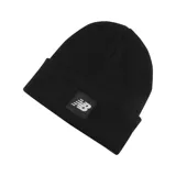 Gorro de lana negro con logo de New Balance bordado en blanco en el frente.
