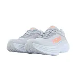 Championes de running Hoka modelo Bondi, color gris claro con detalles en naranja. Presentan una suela de plataforma gruesa con amortiguación, parte superior de malla técnica transpirable y logo de la marca en el lateral.