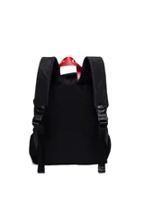 Mochila negra de Las Oreiro con cierre de solapa y broche, tiras ajustables y un pequeño bolsillo redondo con cierre en la solapa. Incluye un bolsillo frontal con cierre y bolsillos laterales ajustables.