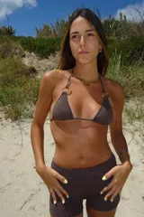 Short tiro medio de lycra color marrón con lurex.