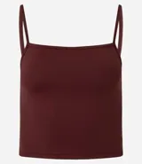 Top cropped de tirantes finos, escote cuadrado y corte ajustado, color rojo oscuro.