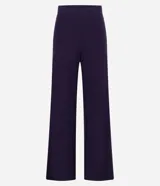 Pantalón pantalona femenino Marfinno de corte amplio y fluido, confeccionado en tejido acanalado con textura vertical y cintura elástica.