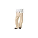 Pantalón Eme Studios modelo Solan Ivory, de corte recto y holgado en color beige, con trabillas ajustables con hebillas en la cintura y bolsillos delanteros diagonales.